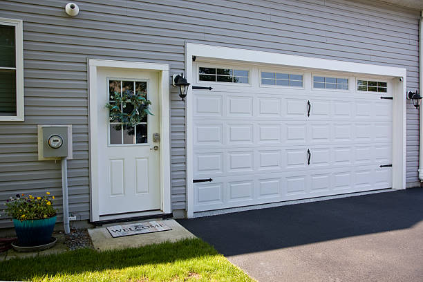 24/7 Emergency Garage Door Panel Replacement experts in San Leon, TX